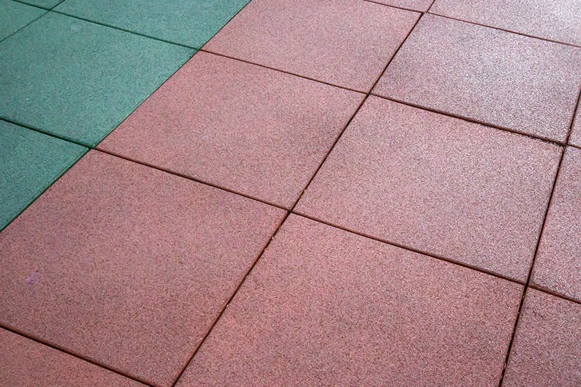 Fallschutzmatten: Anordnung von Fallschutzplatten