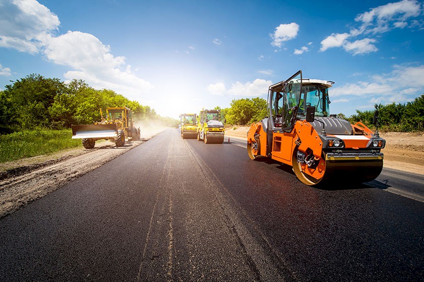 Investitionen Infrastruktur Deutschland: Baumaschinen auf neuer Straße